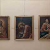 L�esperta ci informa che le opere che in passato decoravano l�edificio sono state trasferite nella Pinacoteca situata all�interno del Museo Diocesano